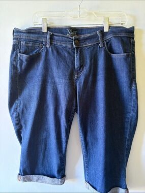 Diva Women’s Dark Blue Boyfriend Capri Jeans size 14